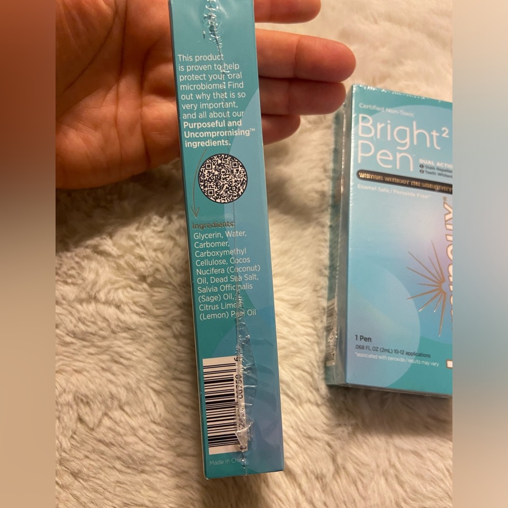 New bundle of 2- Lumineux Bright 2 pen enamel safe peroxide free whitening pen - Picture 2 of 3